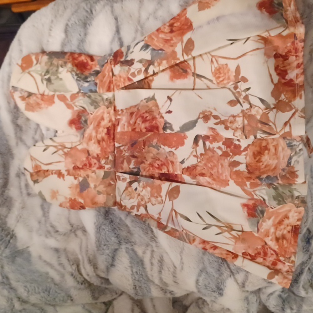 Floral strapless low plundge